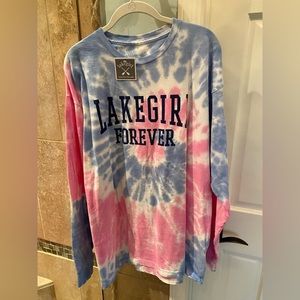 Lakegirl NWT long sleeve tee Size XL